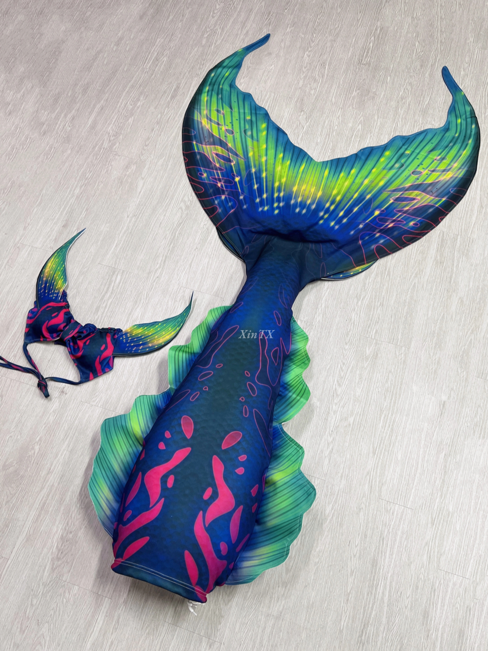 New Adult Mermaid Tail Fish Ta - Aquarium & Marine Museum Kota Kinabalu recensione e prezzo