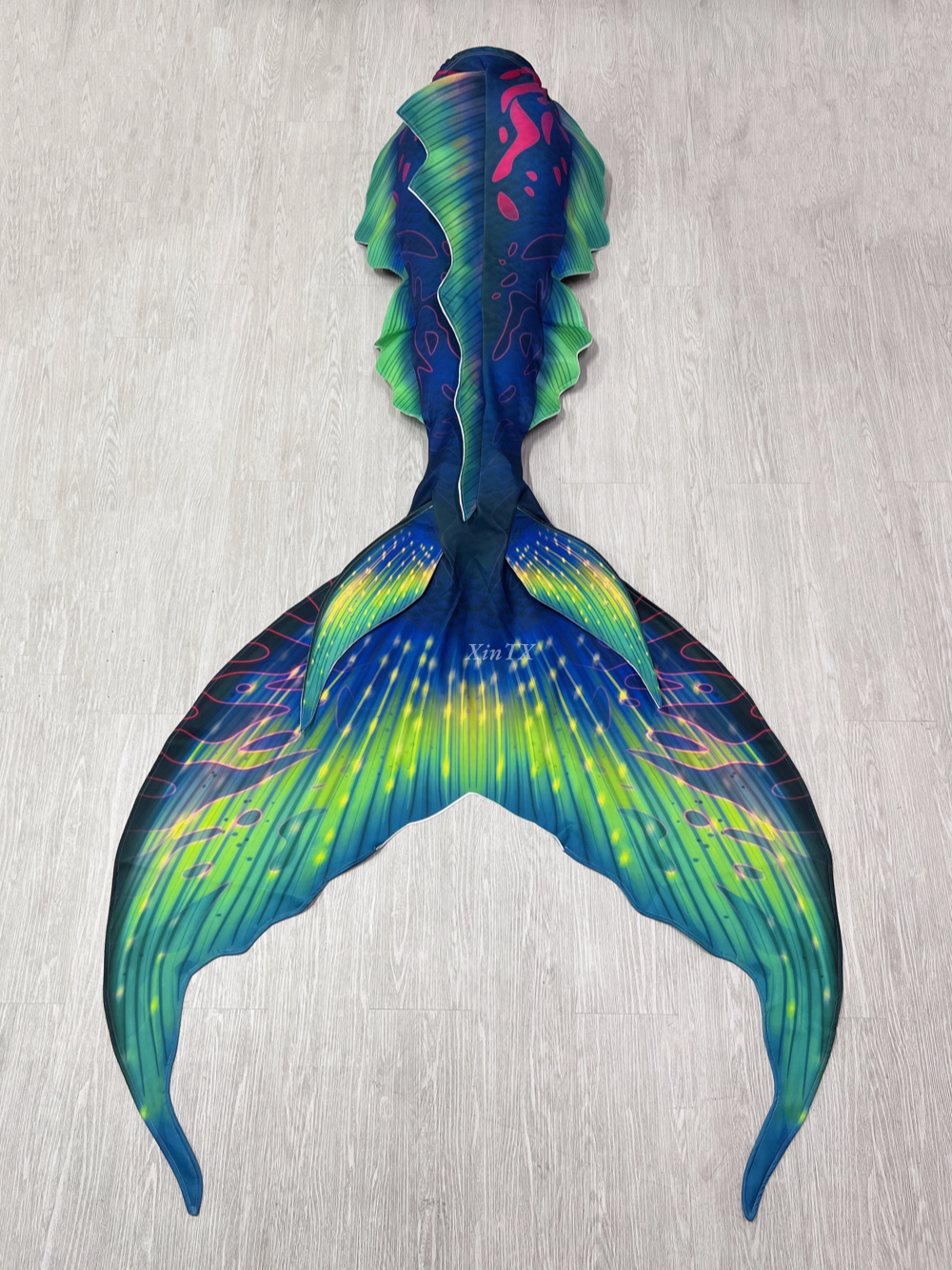 New Adult Mermaid Tail Fish Ta - Aquarium & Marine Museum Kota Kinabalu recensione e prezzo